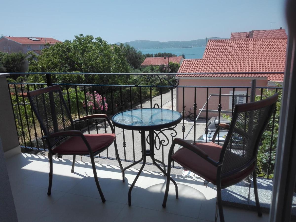 Apartments Vodopija 300M To The Beach Sveti Filip i Jakov Ngoại thất bức ảnh