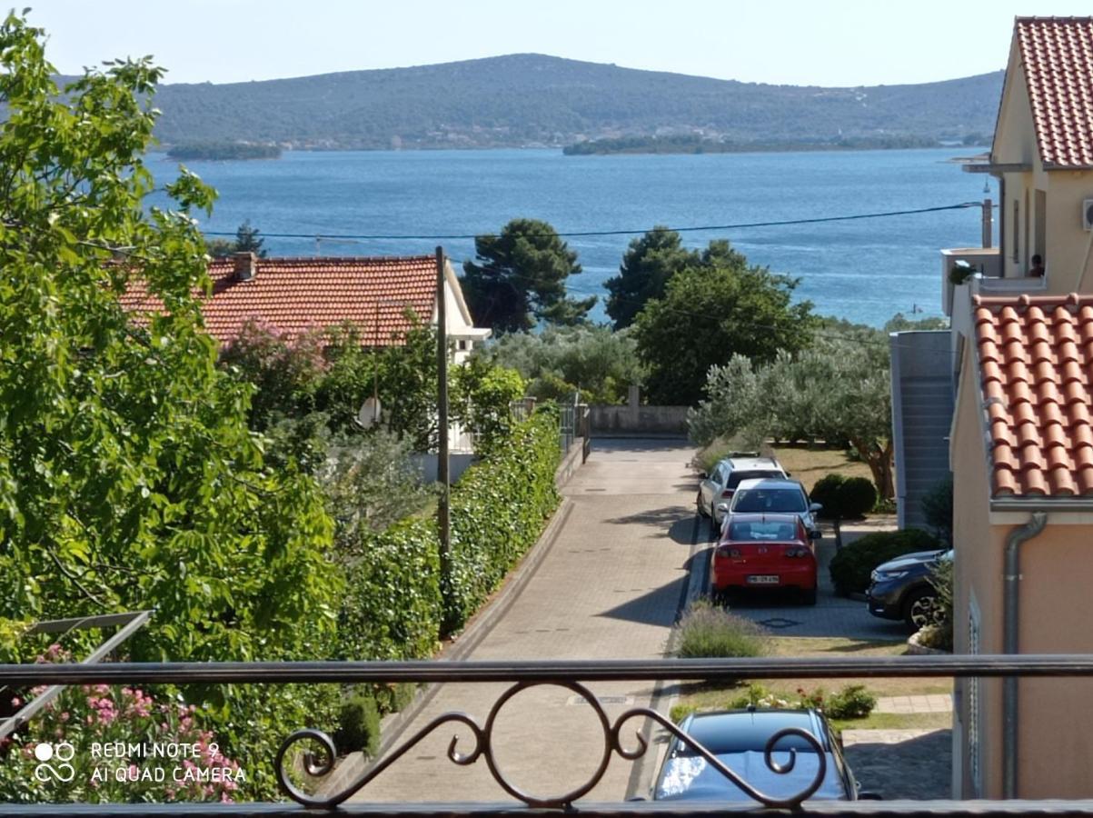 Apartments Vodopija 300M To The Beach Sveti Filip i Jakov Ngoại thất bức ảnh