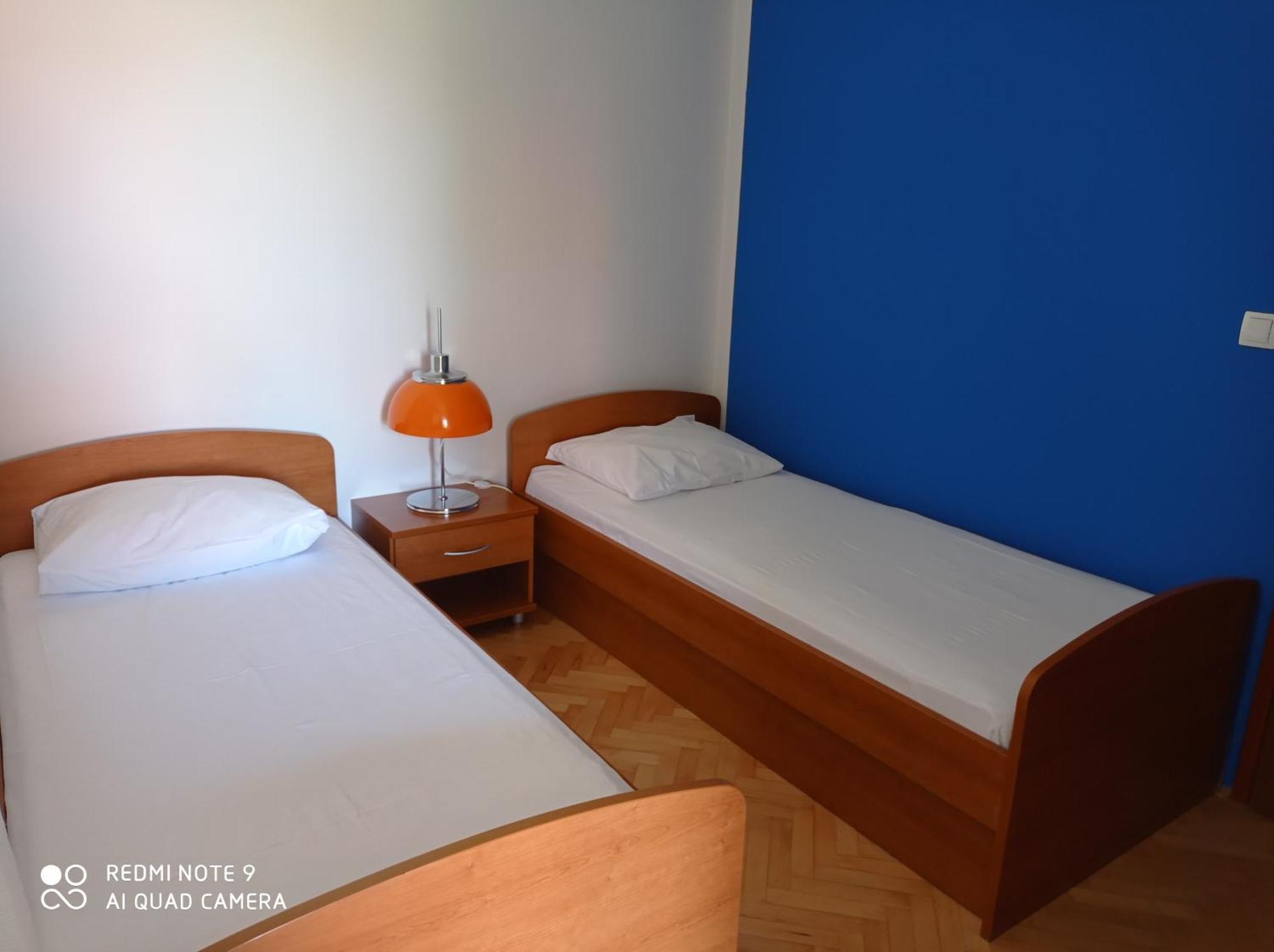Apartments Vodopija 300M To The Beach Sveti Filip i Jakov Phòng bức ảnh