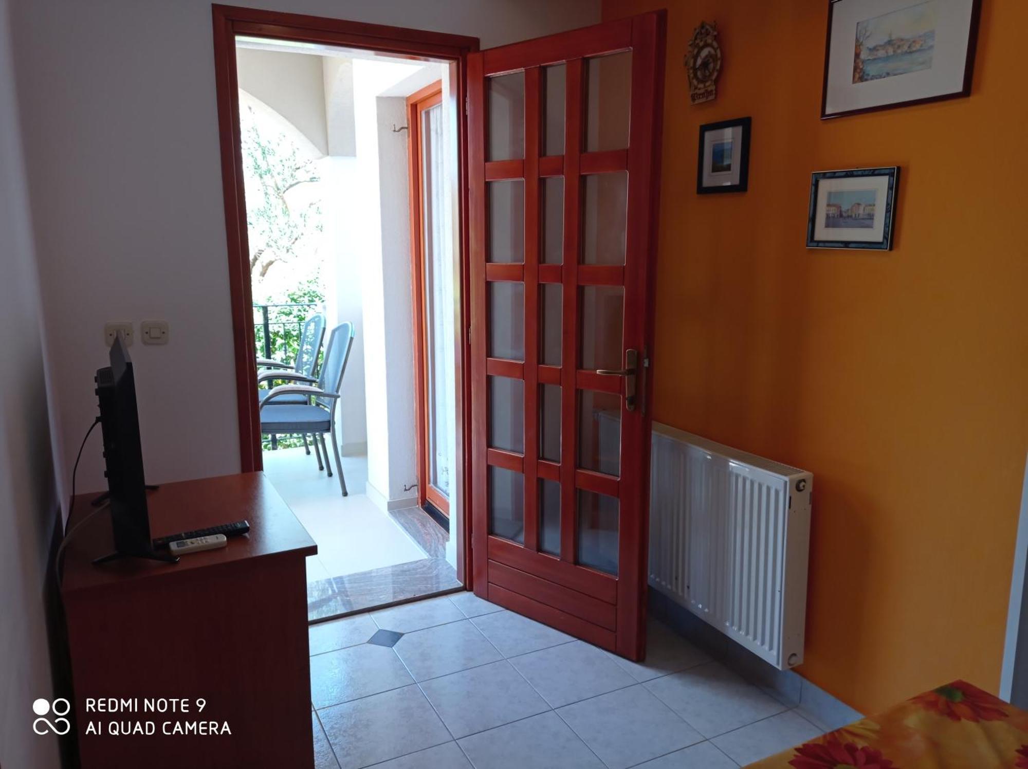 Apartments Vodopija 300M To The Beach Sveti Filip i Jakov Phòng bức ảnh