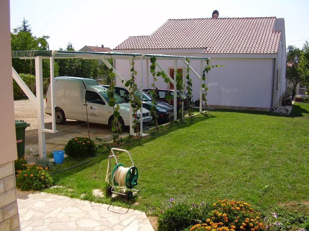Apartments Vodopija 300M To The Beach Sveti Filip i Jakov Phòng bức ảnh