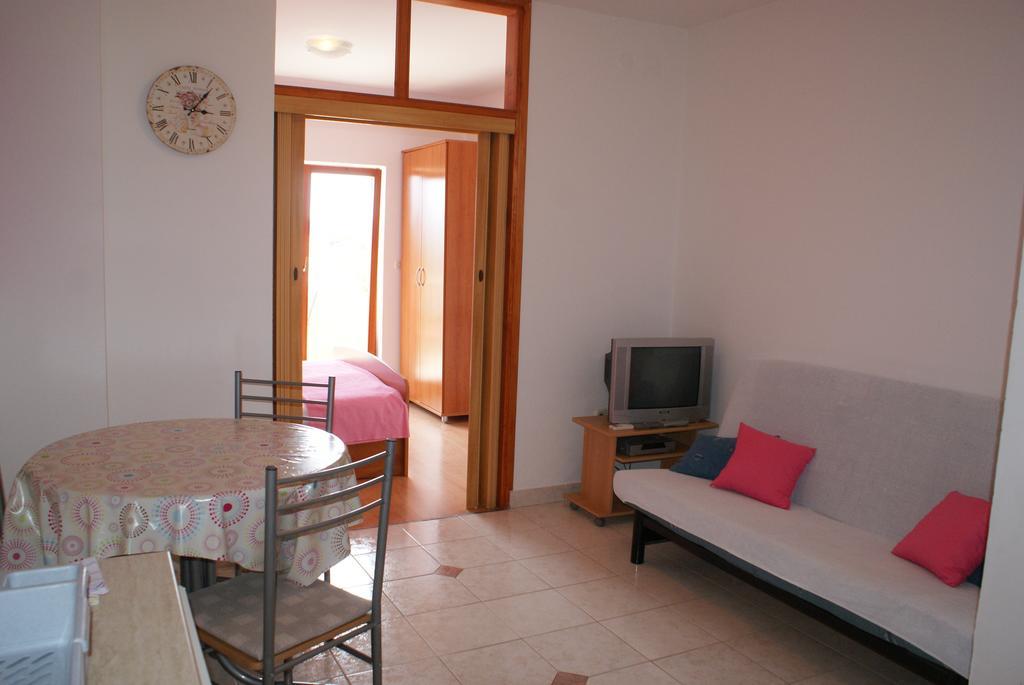 Apartments Vodopija 300M To The Beach Sveti Filip i Jakov Ngoại thất bức ảnh