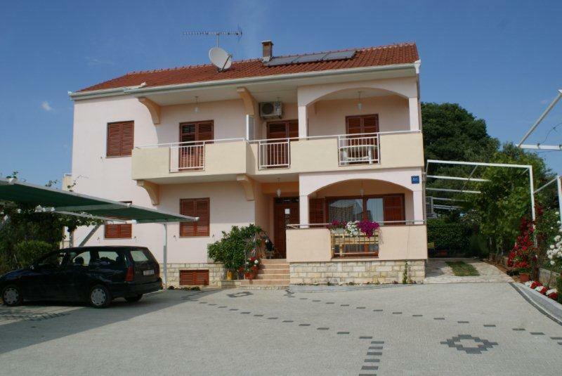 Apartments Vodopija 300M To The Beach Sveti Filip i Jakov Ngoại thất bức ảnh