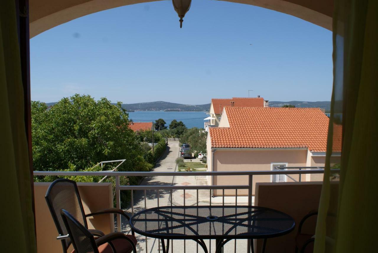Apartments Vodopija 300M To The Beach Sveti Filip i Jakov Ngoại thất bức ảnh